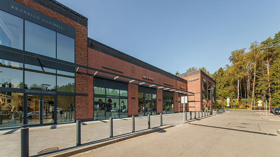 Дом с бассейном в КП Урожай