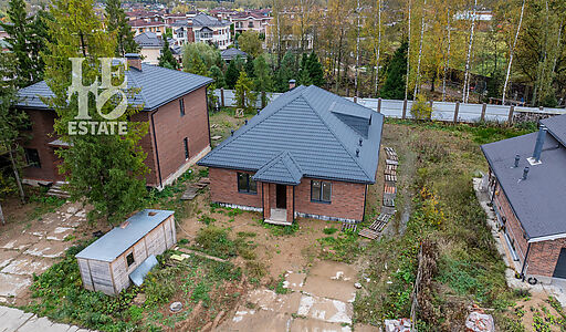 Дом в коттеджном поселке Фореста