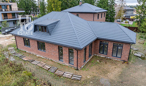 Дом в коттеджном поселке Фореста