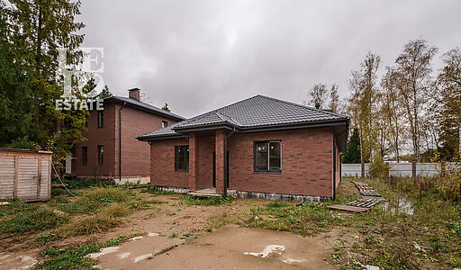 Дом в коттеджном поселке Фореста