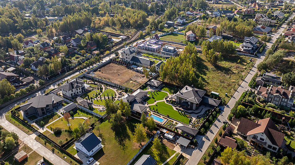 Участок на первой линии в КП Немо