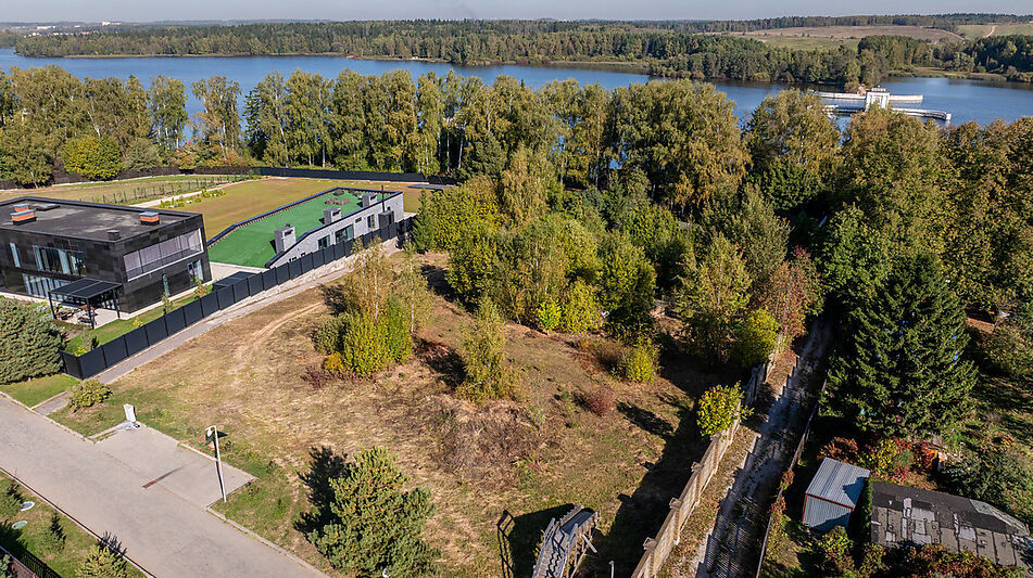 Участок на первой линии в КП Немо