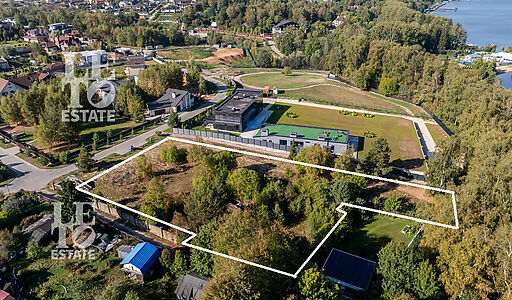 Участок на первой линии в КП Немо