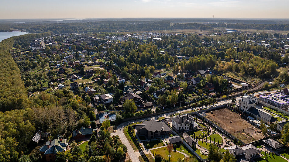 Участок на первой линии в КП Немо