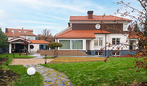 Дизайнерский дом в поселке Величъ