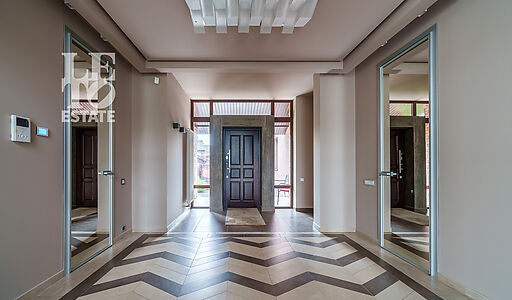 Современный дом у воды в Пестово