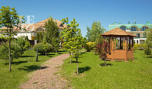Современный дом у воды в Пестово