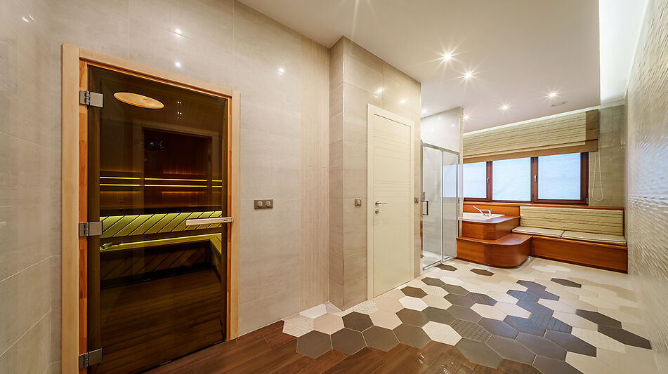 Современный дом у воды в Пестово