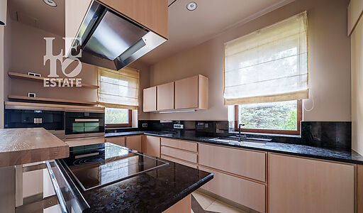 Современный дом у воды в Пестово