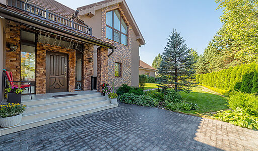 Современный дом у воды в Пестово