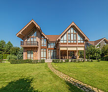 Современный дом у воды в Пестово