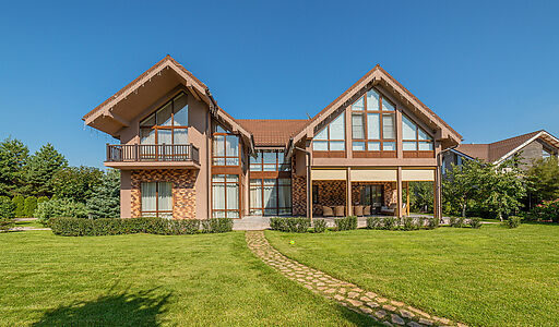 Современный дом у воды в Пестово