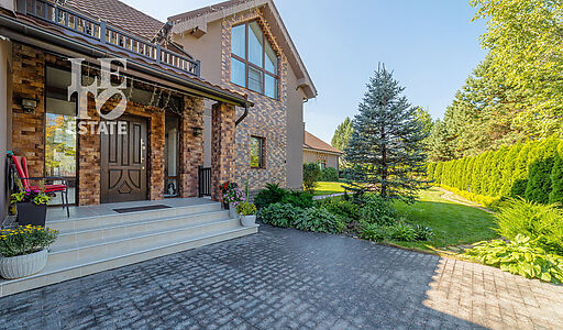 Современный дом у воды в Пестово