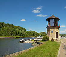 Современный дом у воды в Пестово