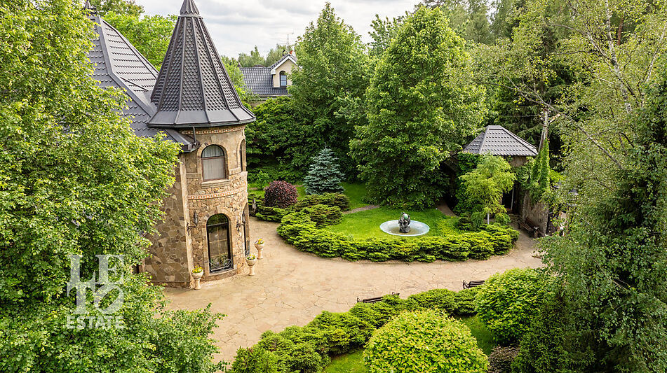 Усадьба окруженная лесом Горки-5