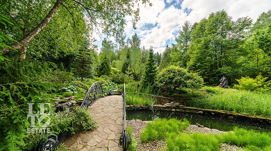 Усадьба окруженная лесом Горки-5