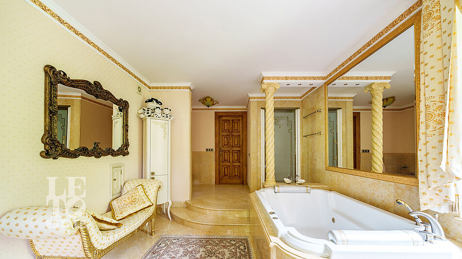 Усадьба окруженная лесом Горки-5