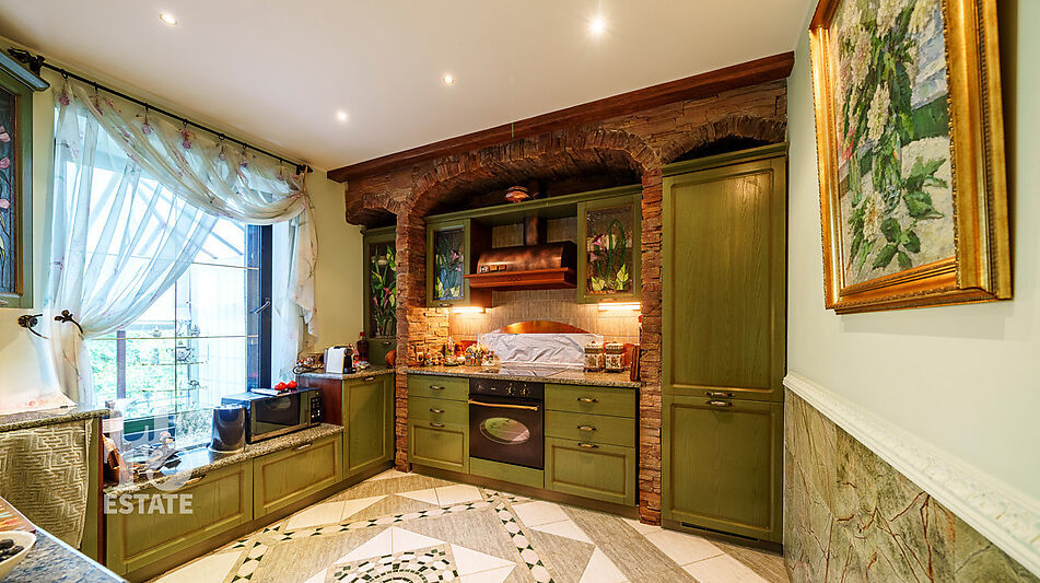 Усадьба окруженная лесом Горки-5