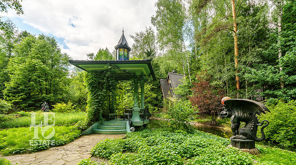 Усадьба окруженная лесом Горки-5