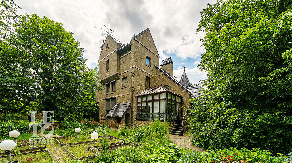 Усадьба окруженная лесом Горки-5