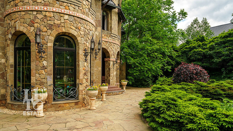 Усадьба окруженная лесом Горки-5