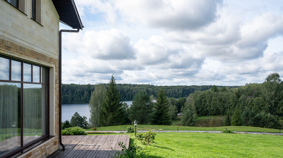 Резиденция на Валдае у озера Ужин