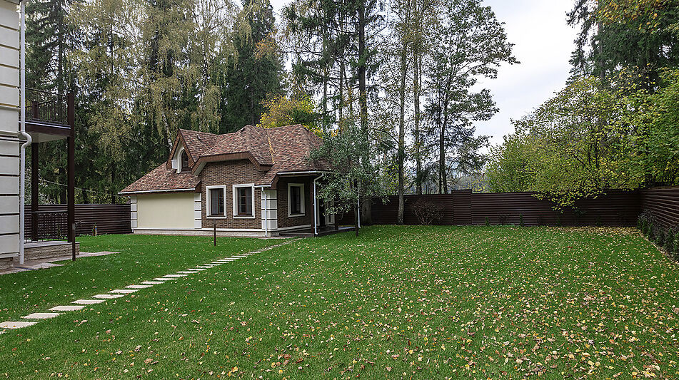 Уютный дом у леса в Опалихе