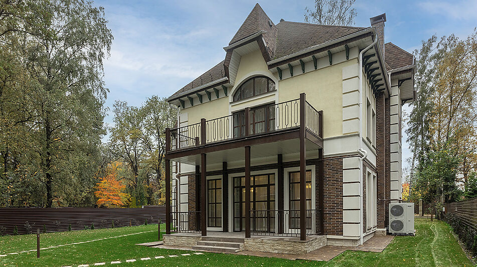 Уютный дом у леса в Опалихе