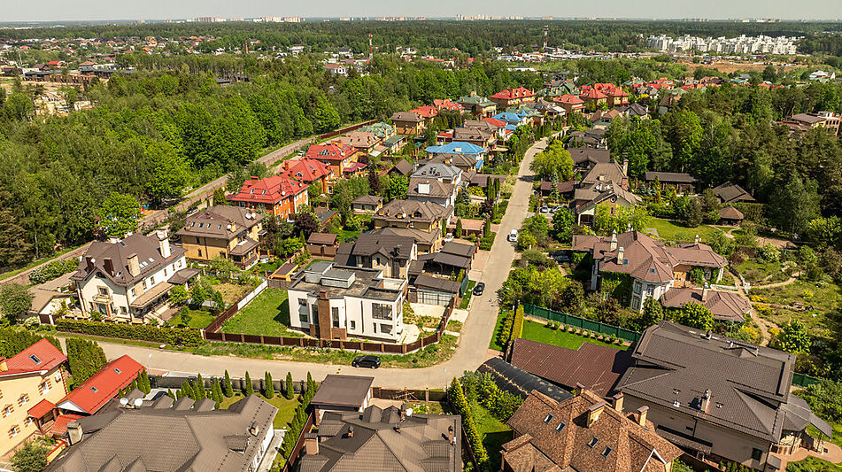 Продается усадьба в поселке Юлия2