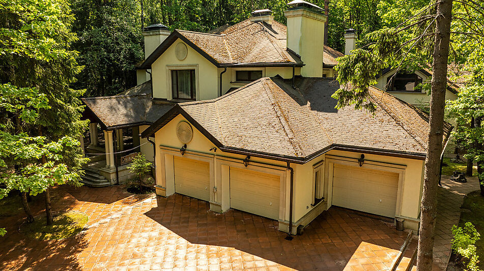 Продается усадьба в поселке Юлия2