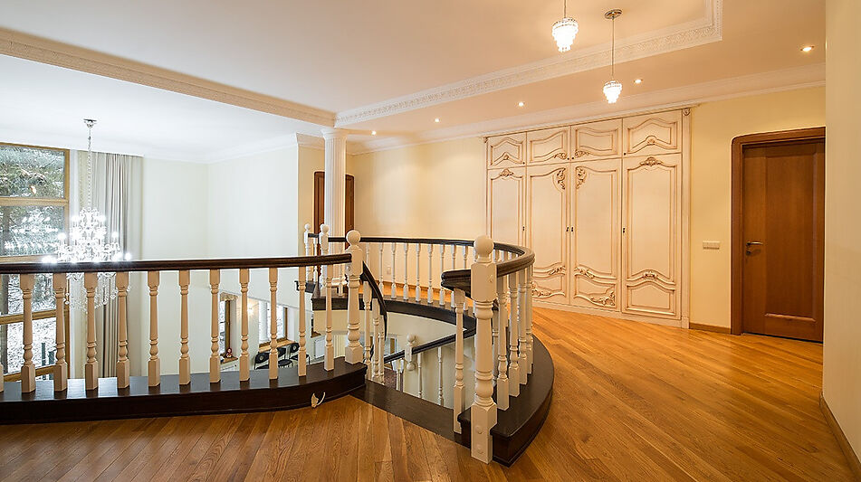 Продается усадьба в поселке Юлия2