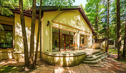 Продается усадьба в поселке Юлия2