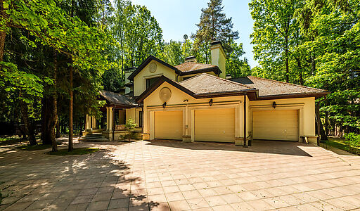 Продается усадьба в поселке Юлия2