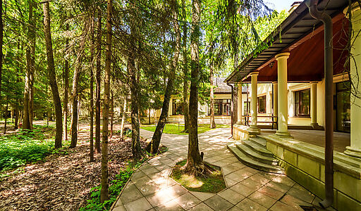 Продается усадьба в поселке Юлия2