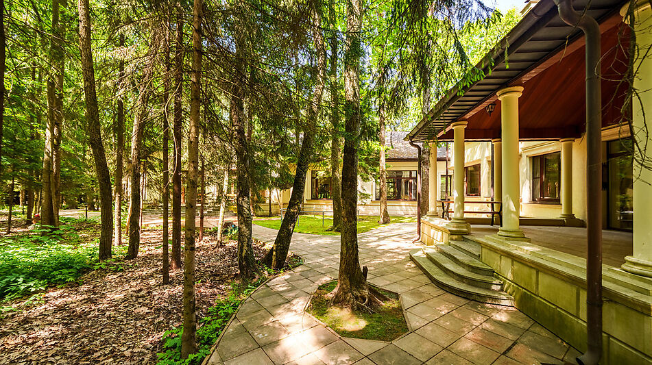 Продается усадьба в поселке Юлия2