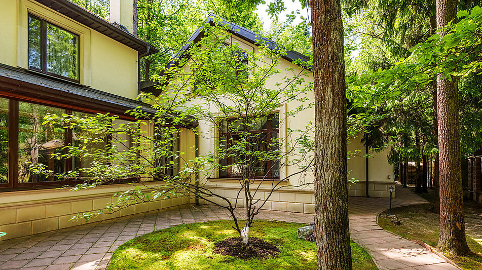 Продается усадьба в поселке Юлия2