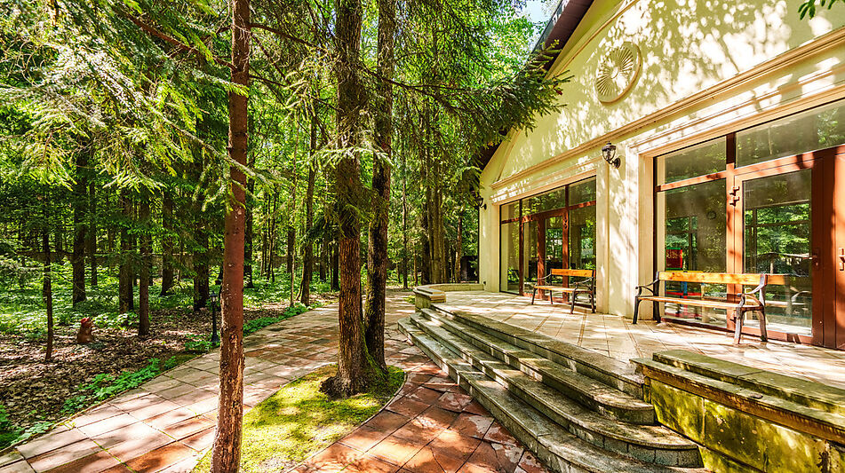 Продается усадьба в поселке Юлия2