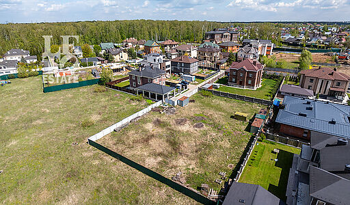 Участок в поселке Вешки