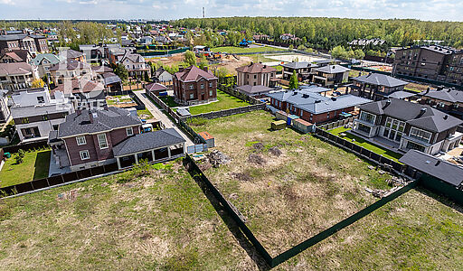 Участок в поселке Вешки