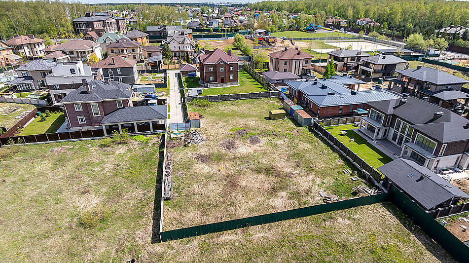 Участок в поселке Вешки