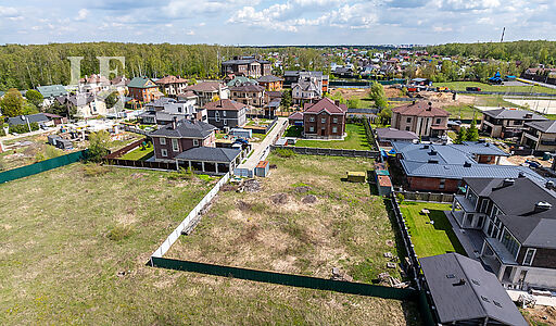 Участок в поселке Вешки