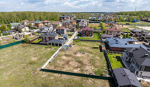 Участок в поселке Вешки