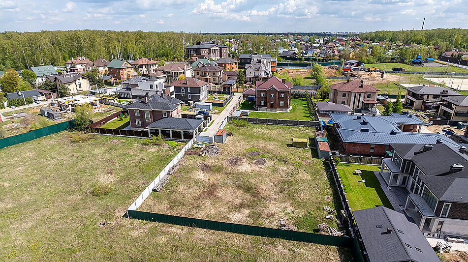 Участок в поселке Вешки