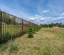 Прилесной участок в гольф Пестово