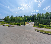 Прилесной участок в гольф Пестово