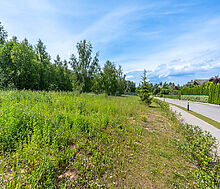 Прилесной участок в гольф Пестово