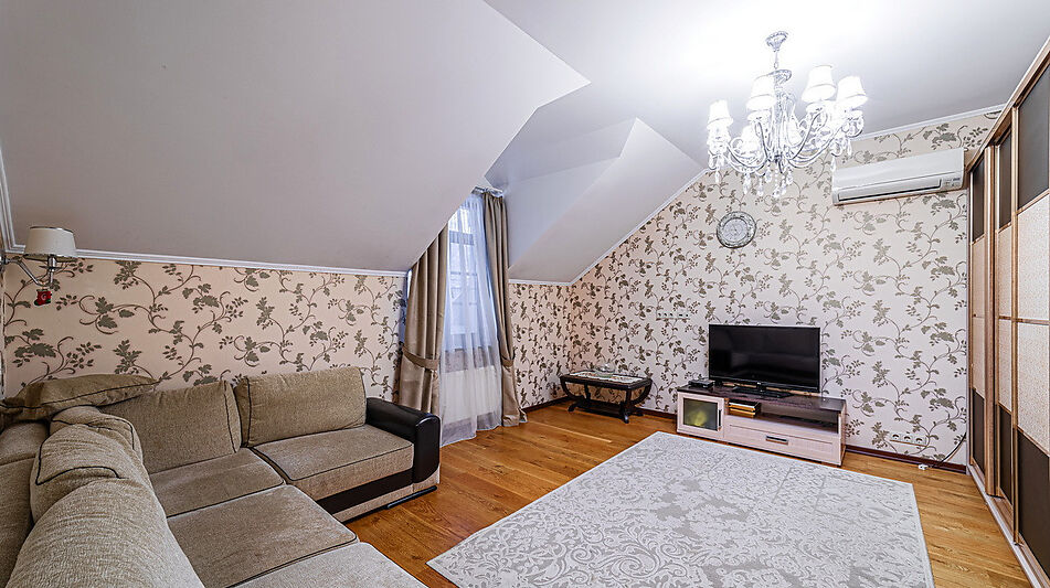 Респектабельный дом в Вешках