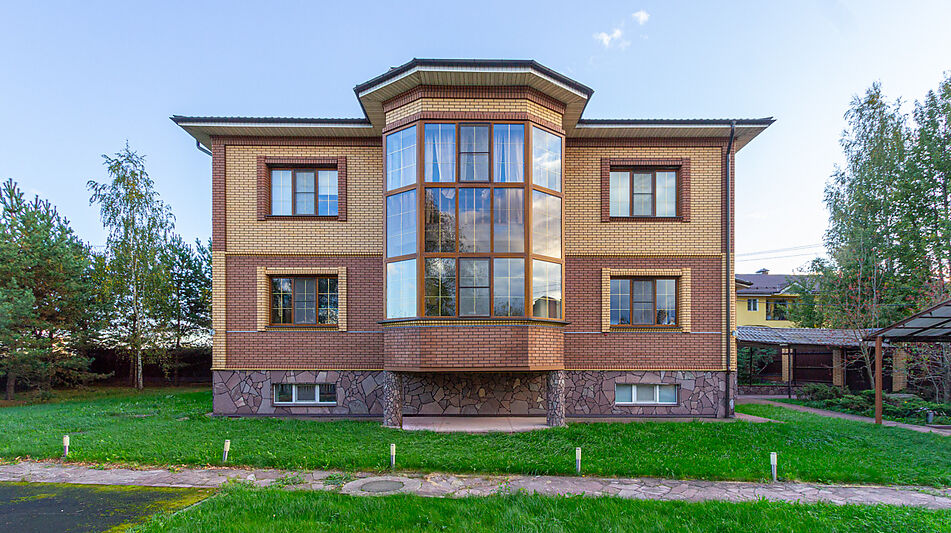 Дом с отделкой в Бородино