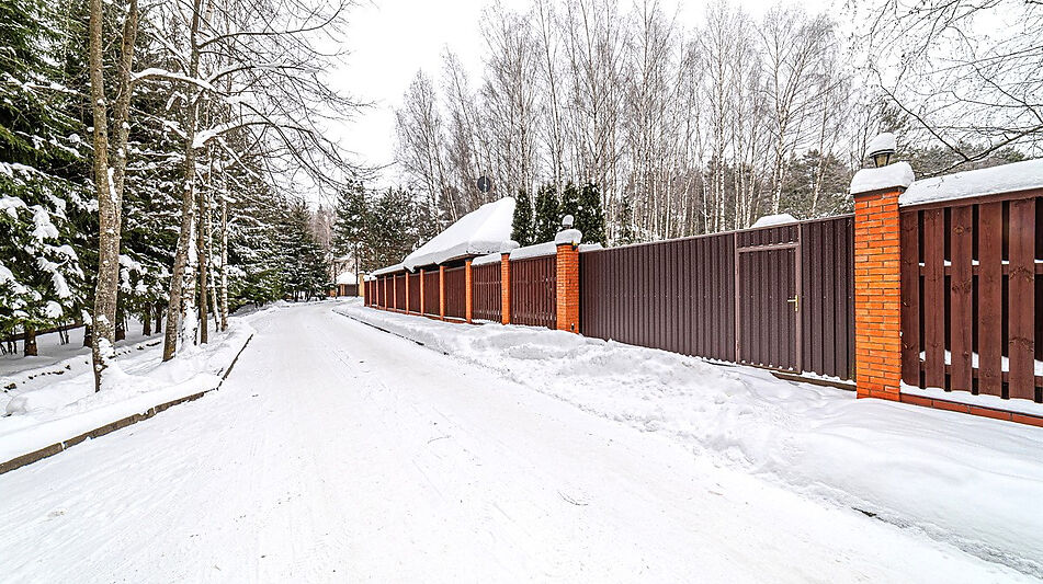 Дом с лесным участком в КП Лесной