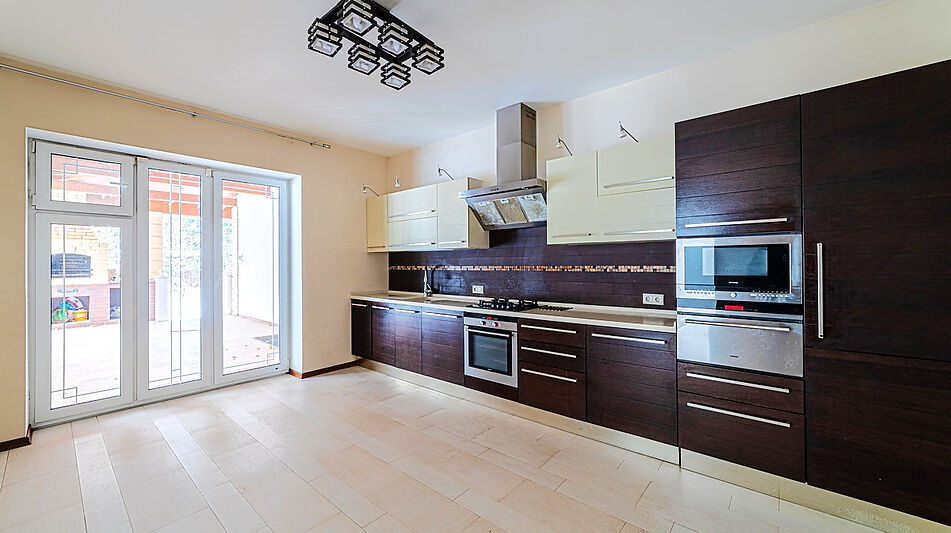 Дом с лесным участком в КП Лесной